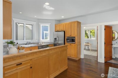 9039 North Town Drive NE, Bainbridge Island, WA 98110 - Photo 8