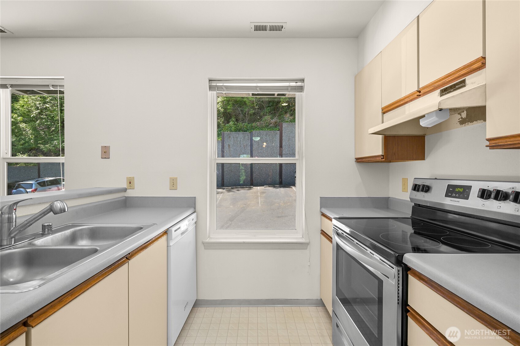 808 20th #208, Bellingham, WA 98226