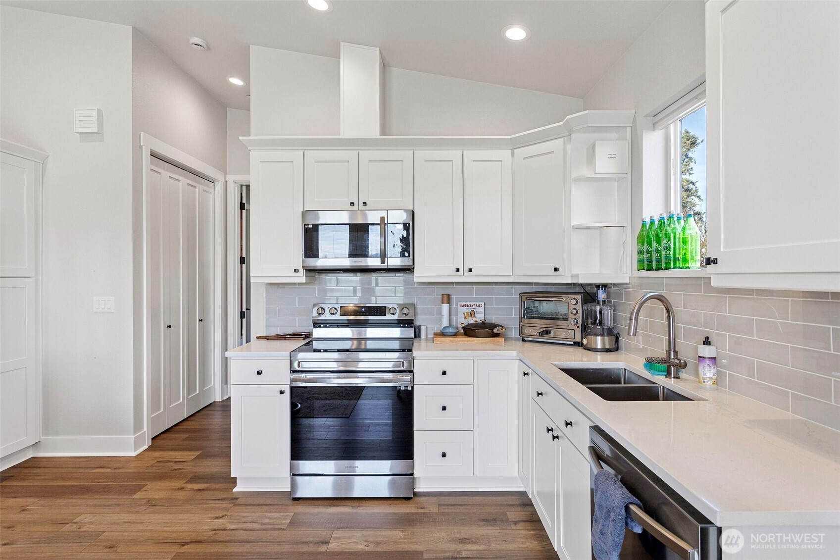 23715 70th Street E, Buckley, WA 98321