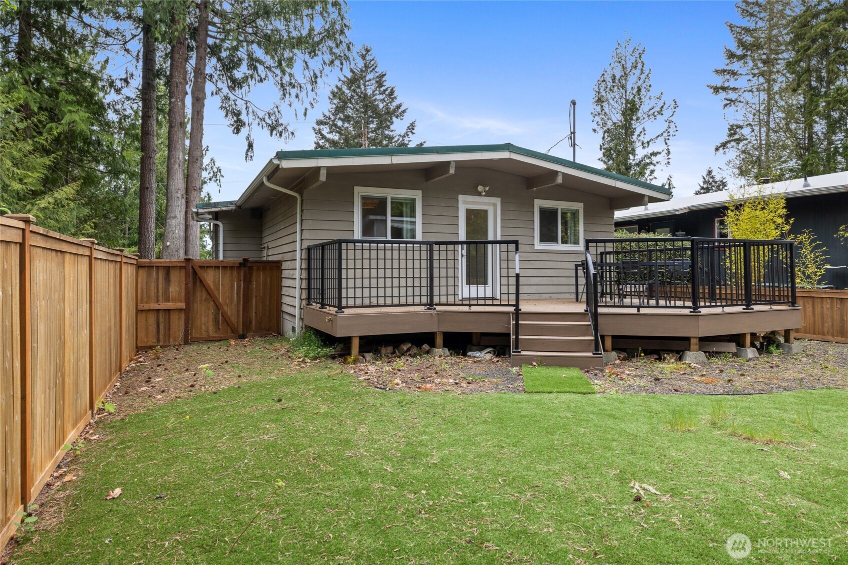 1125 W Lost Lake Road , Shelton, WA 98584