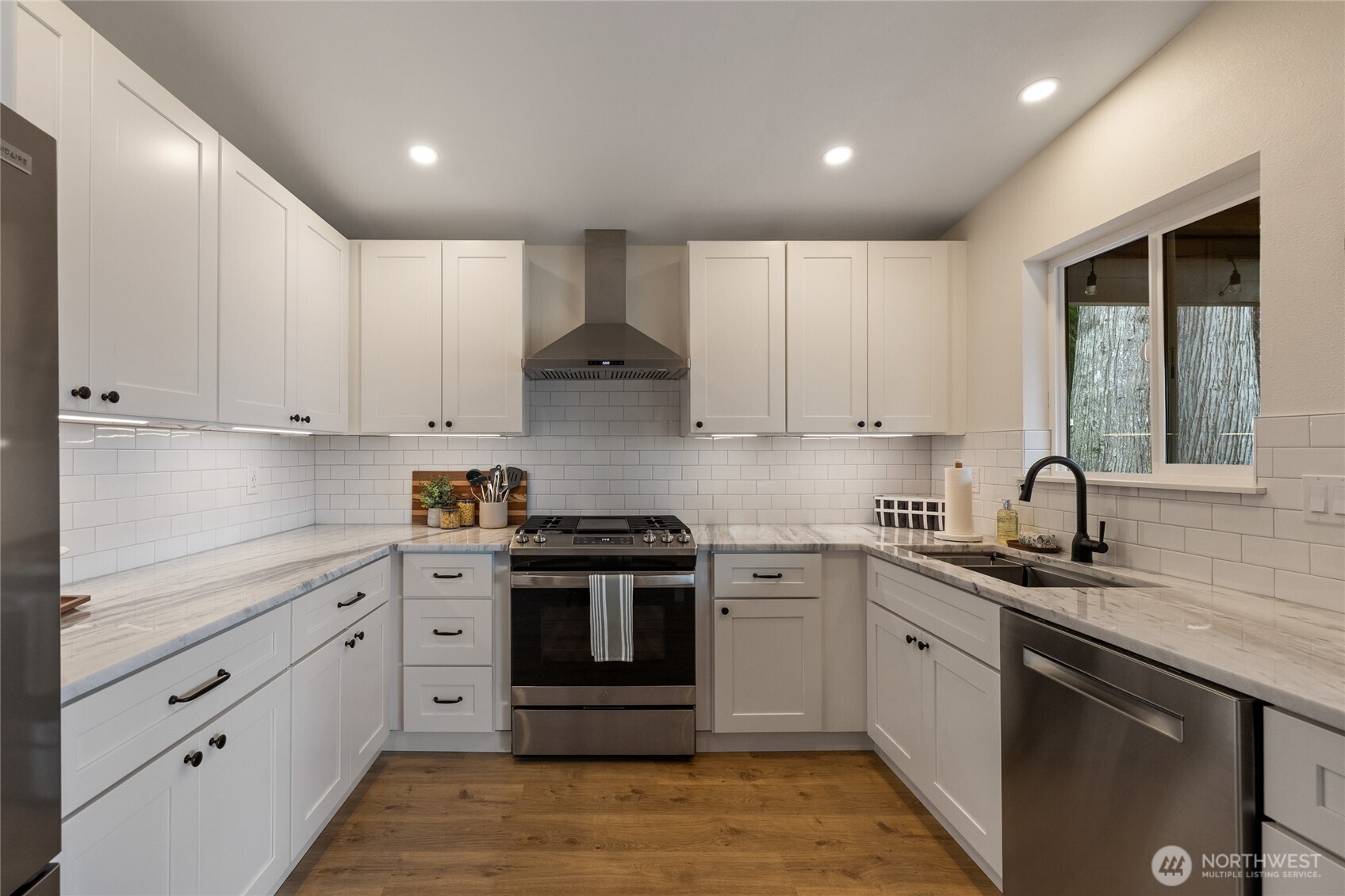 1125 W Lost Lake Road , Shelton, WA 98584