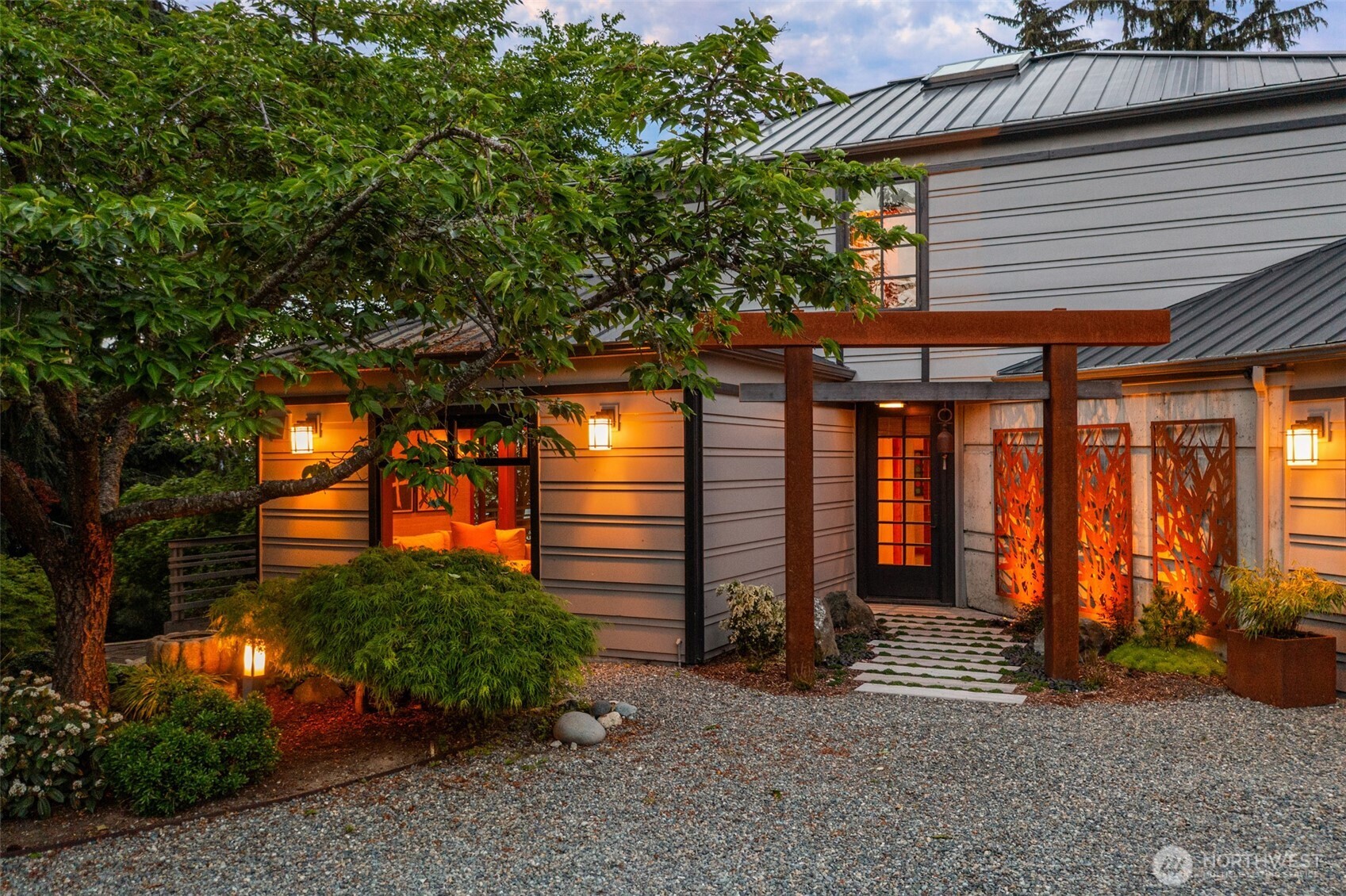 6814 SW Maury Park Rd , Vashon, WA 98070