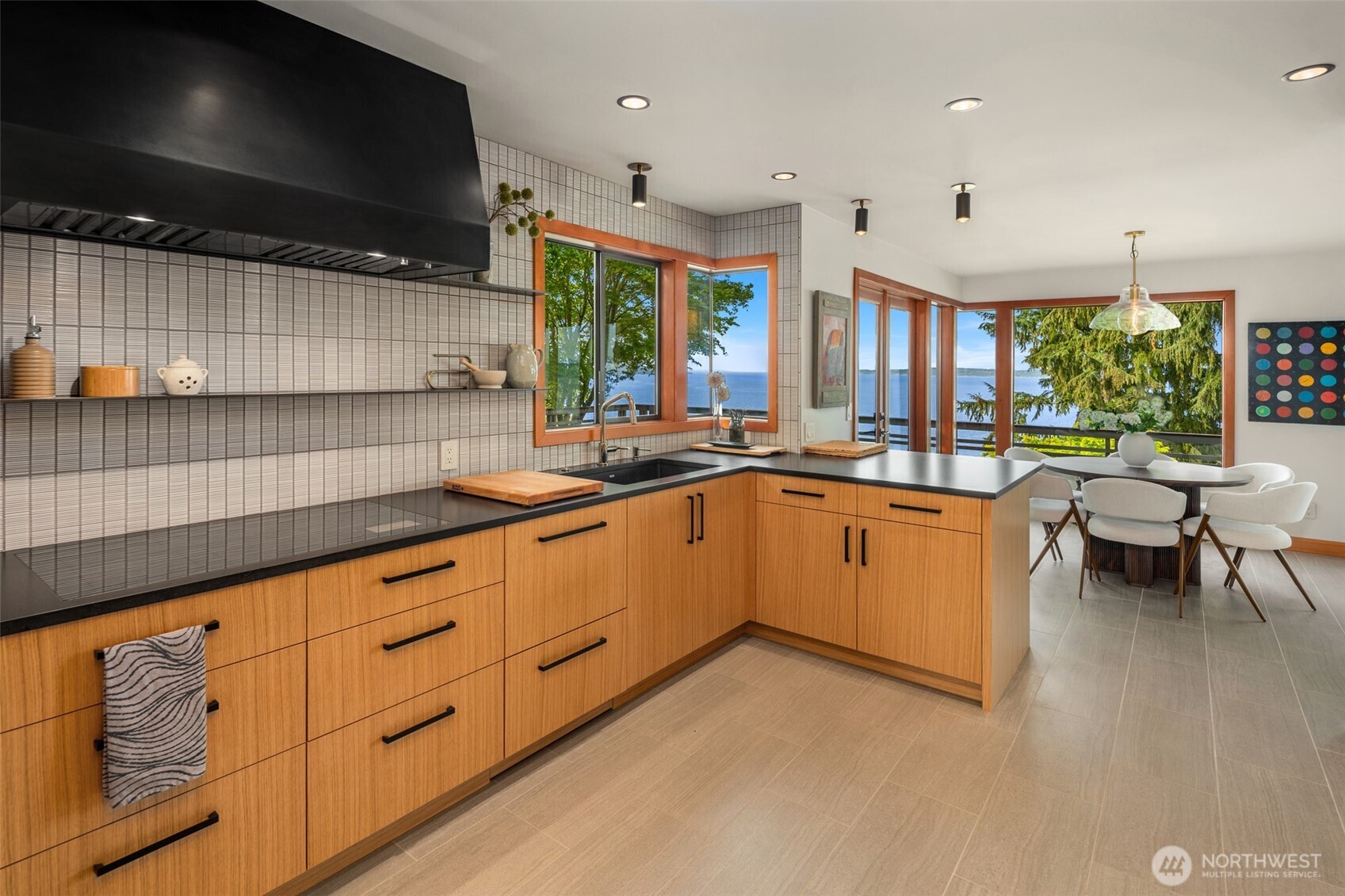6814 SW Maury Park Rd , Vashon, WA 98070