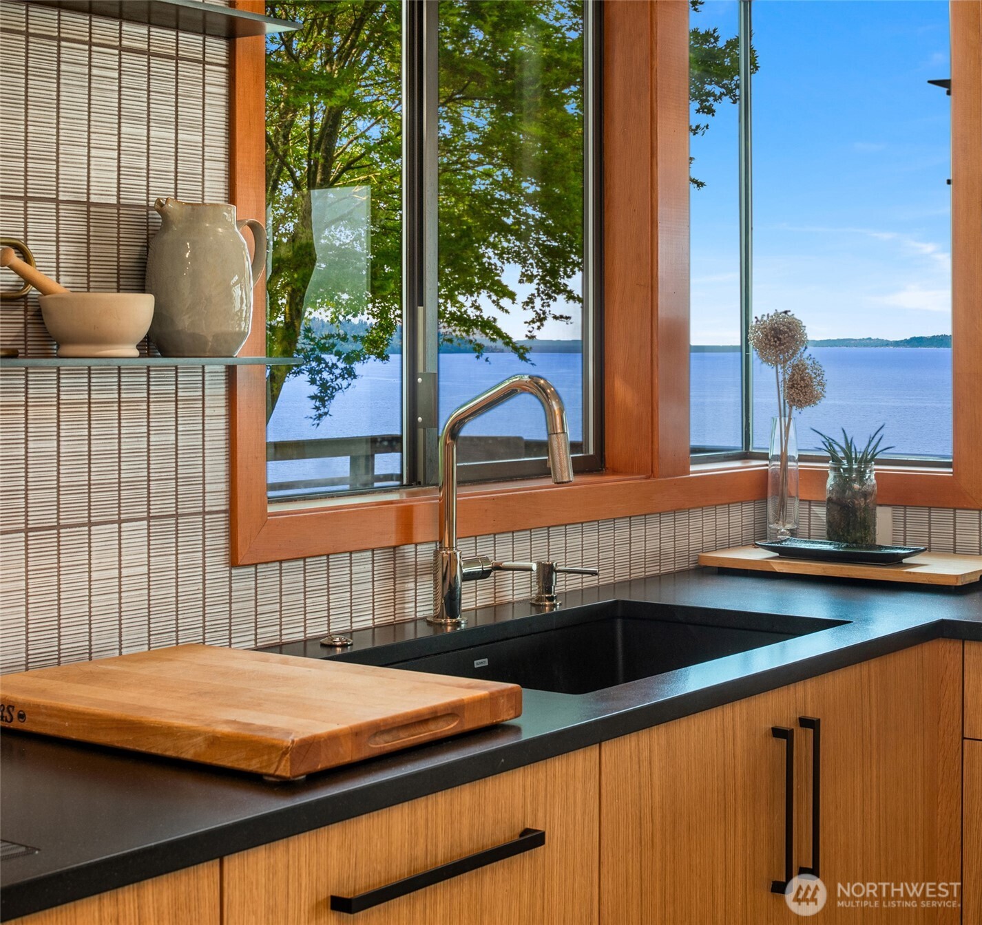 6814 SW Maury Park Rd , Vashon, WA 98070