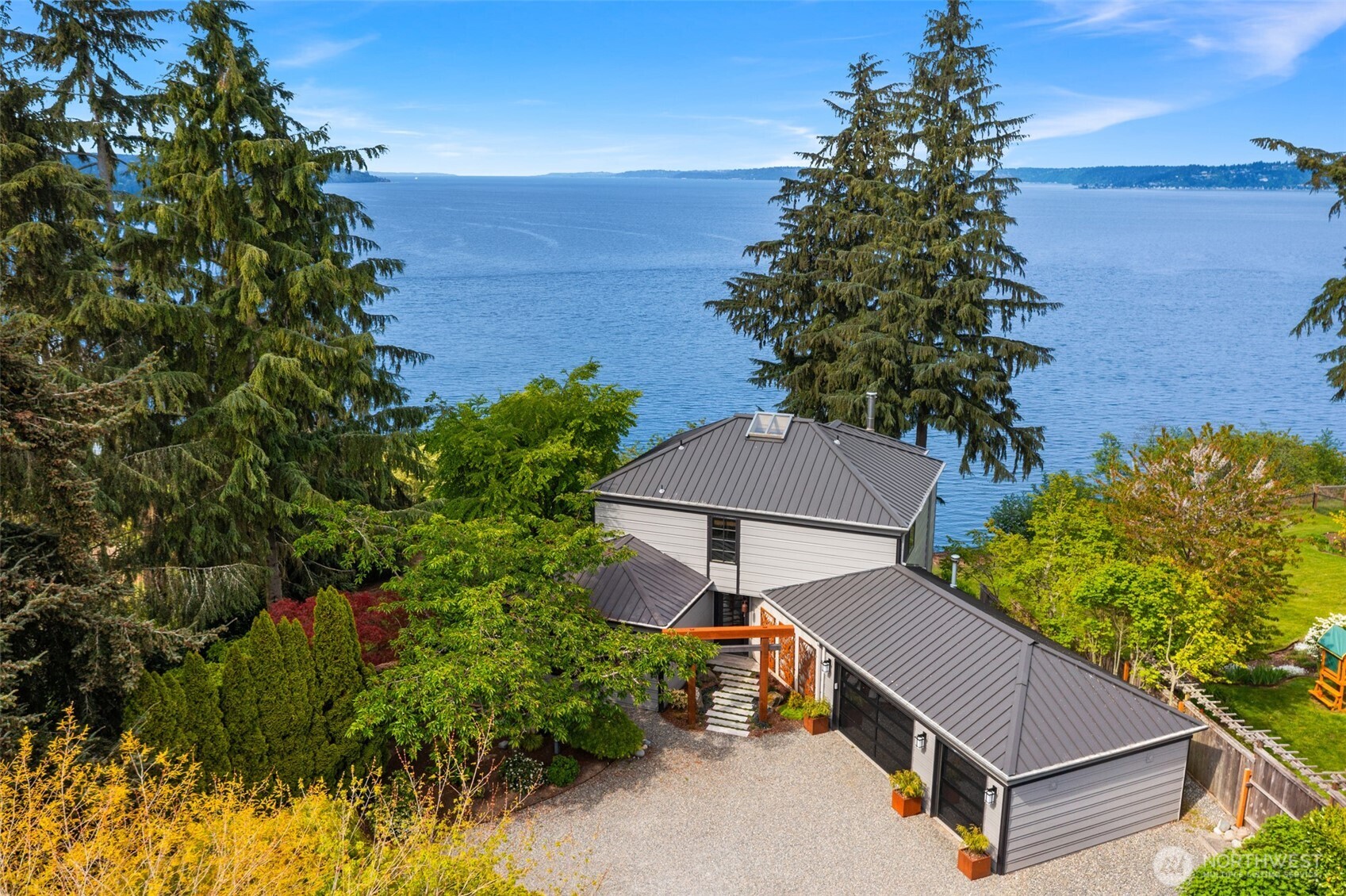 6814 SW Maury Park Rd , Vashon, WA 98070