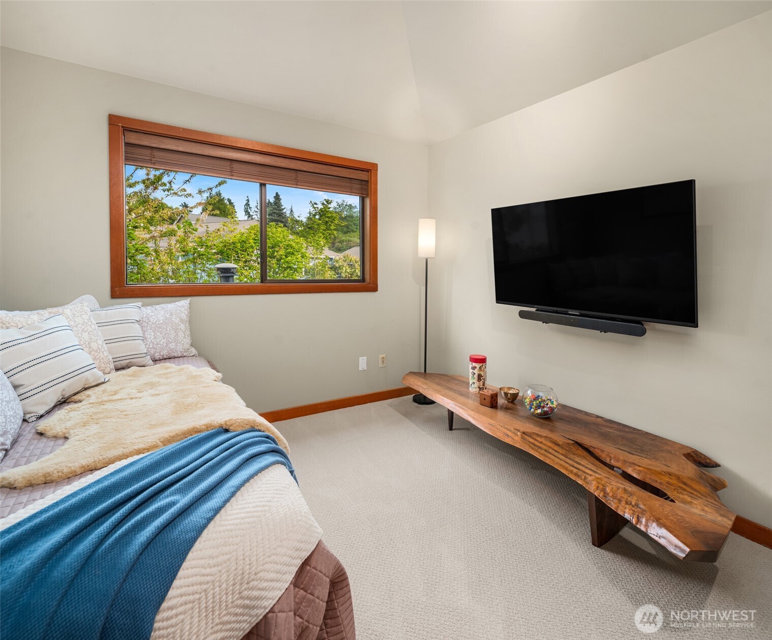 6814 SW Maury Park Rd , Vashon, WA 98070