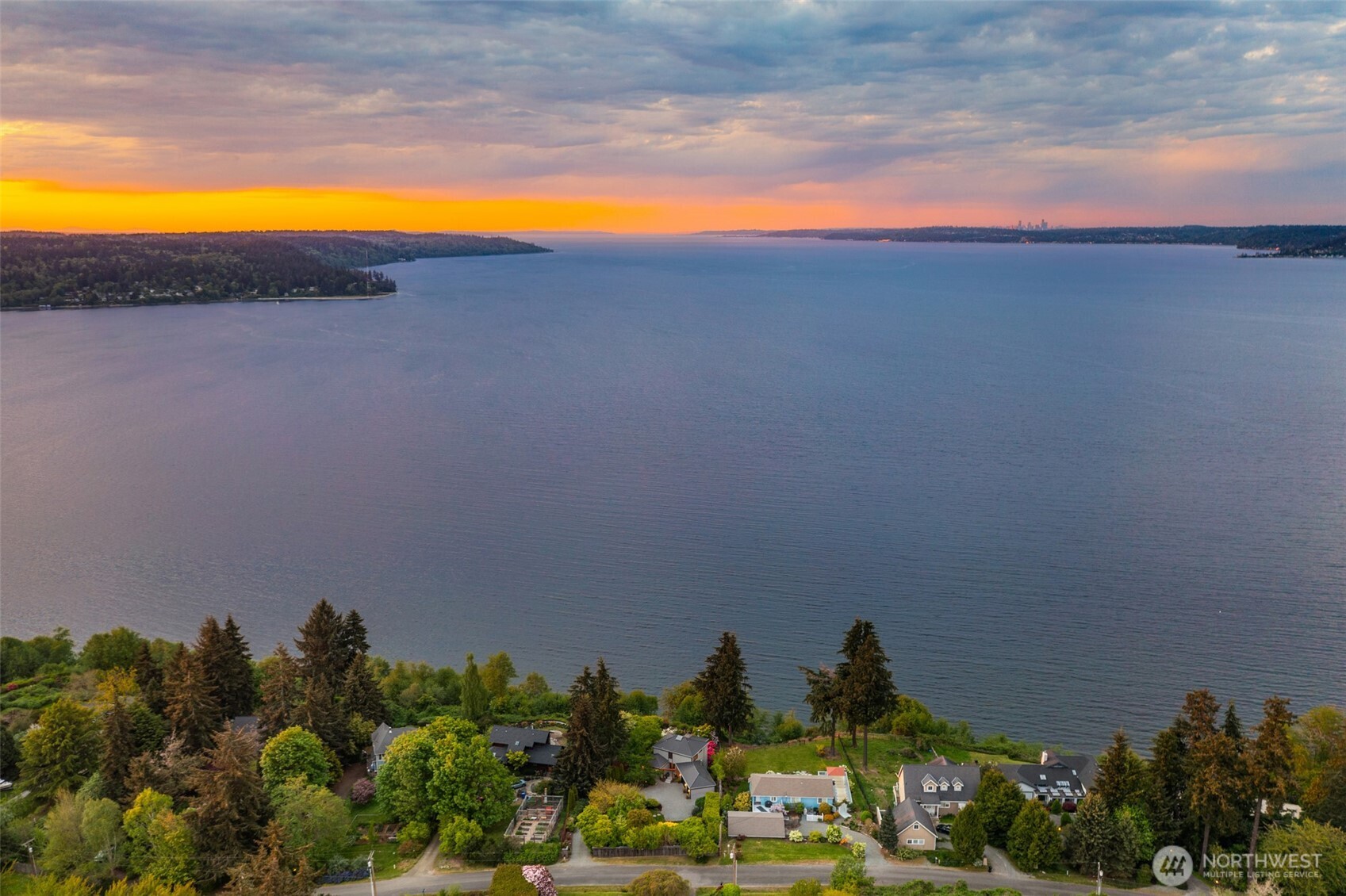 6814 SW Maury Park Rd , Vashon, WA 98070