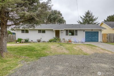 175 Jib Street NW, Ocean Shores, WA 98569-9337