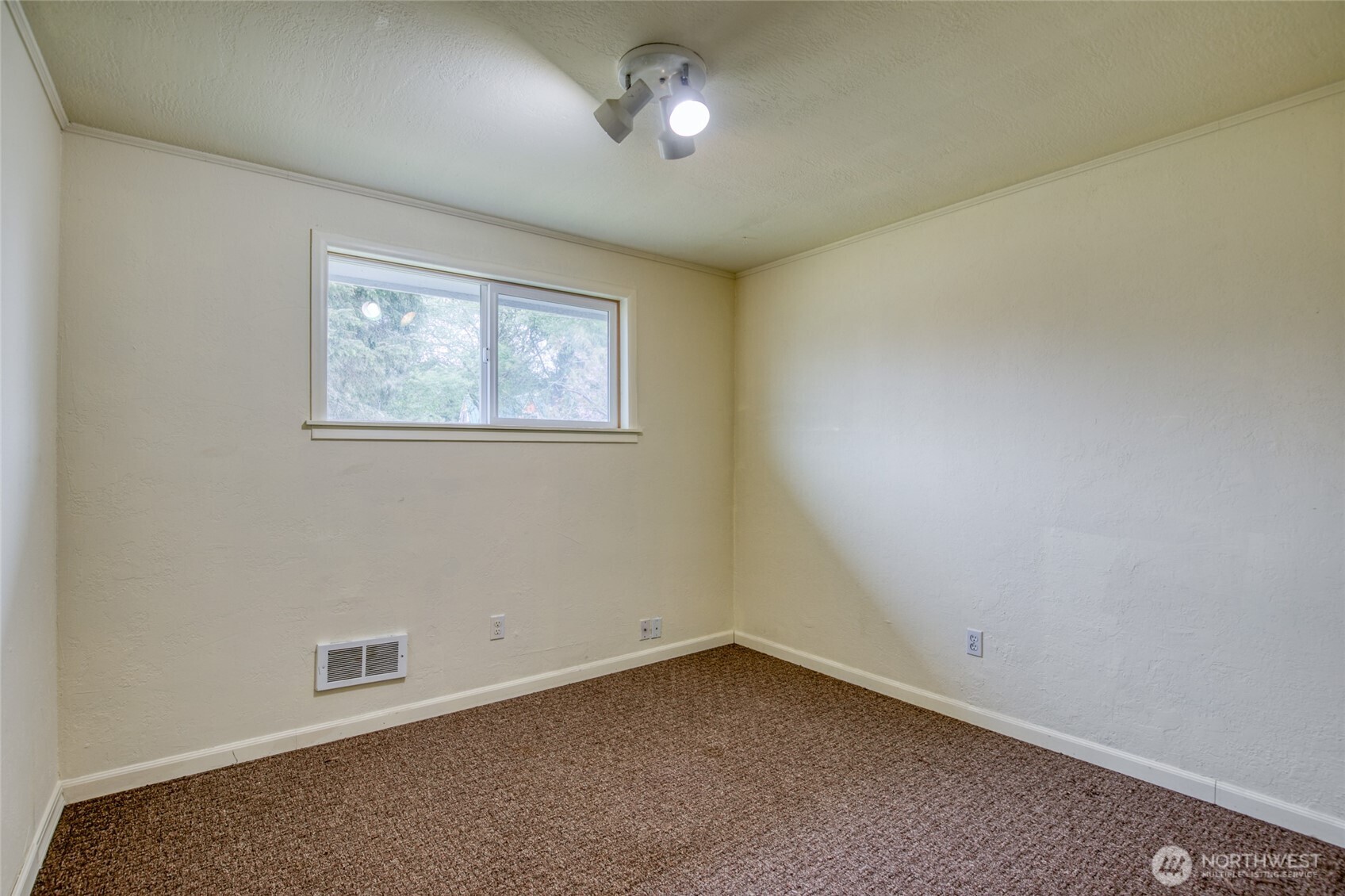 175 Jib Street NW, Ocean Shores, WA 98569-9337