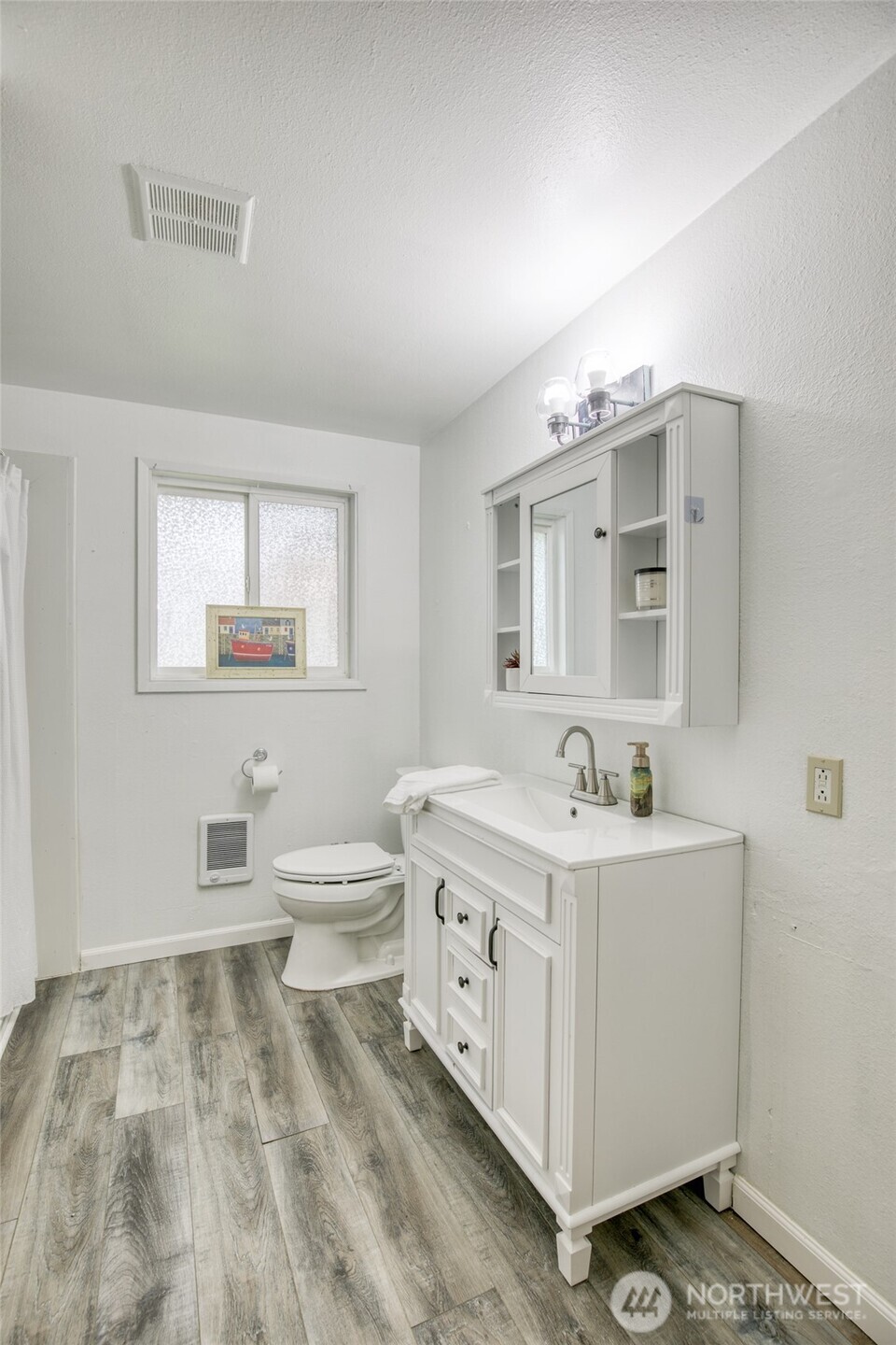 175 Jib Street NW, Ocean Shores, WA 98569-9337