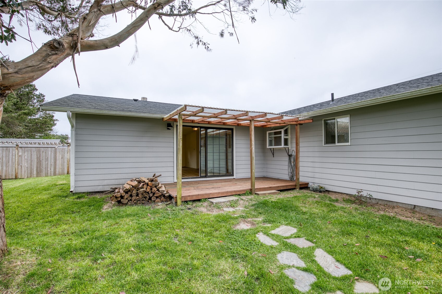 175 Jib Street NW, Ocean Shores, WA 98569-9337