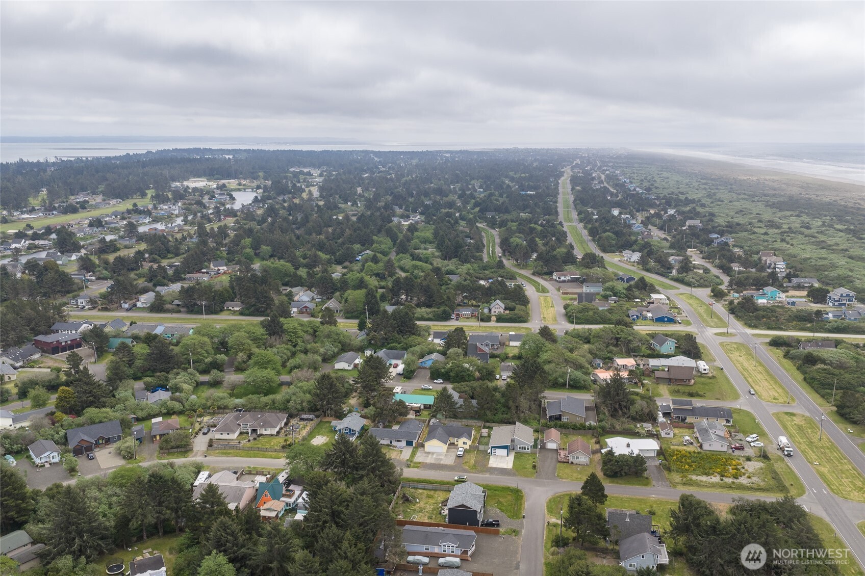 175 Jib Street NW, Ocean Shores, WA 98569-9337