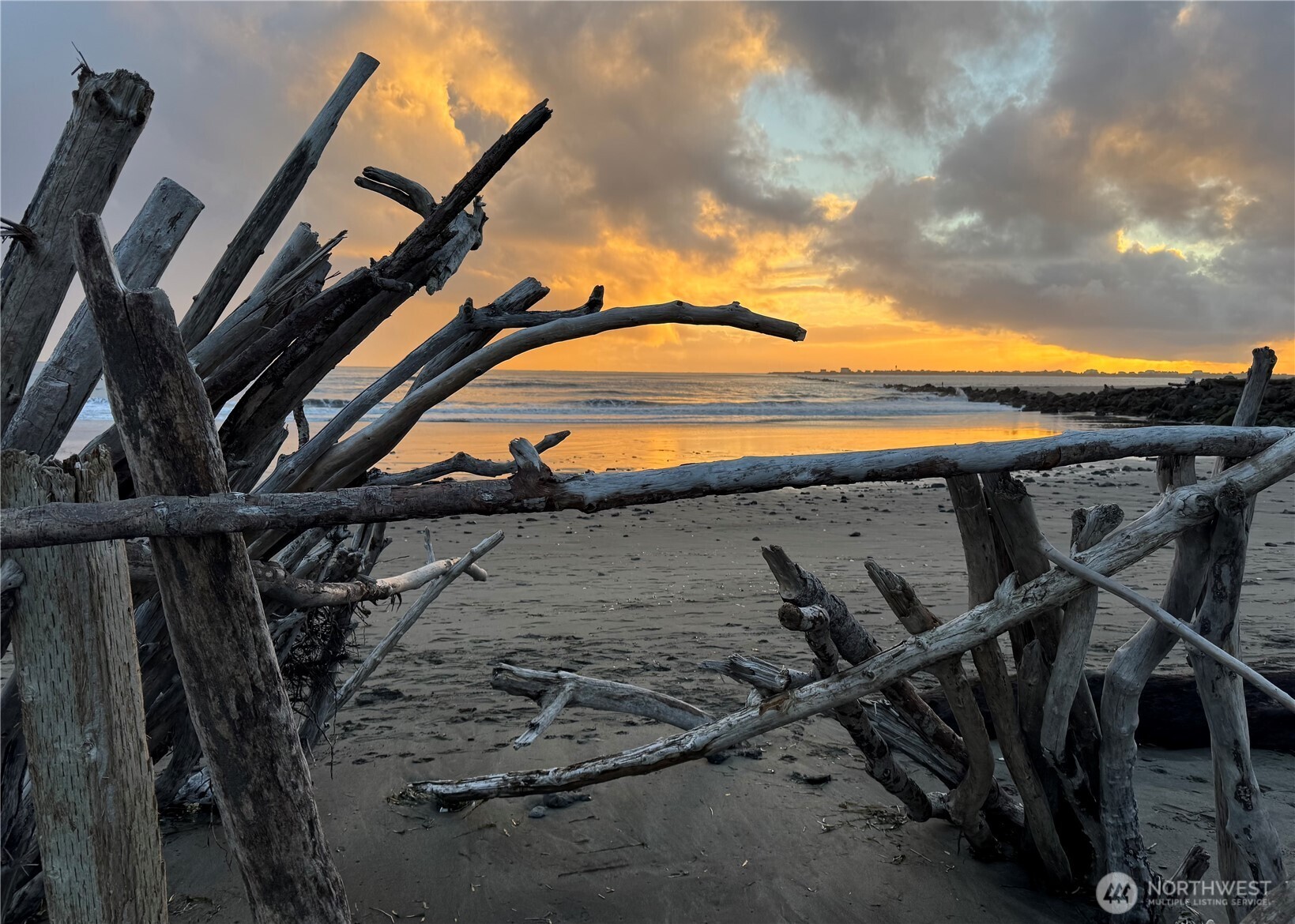 175 Jib Street NW, Ocean Shores, WA 98569-9337