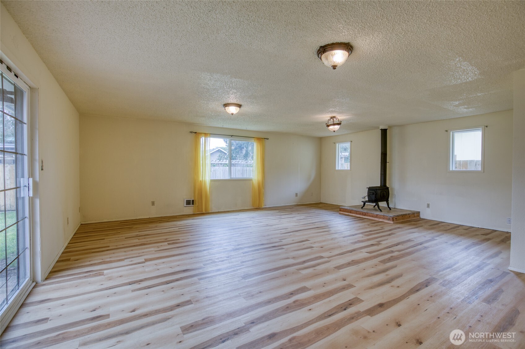 175 Jib Street NW, Ocean Shores, WA 98569-9337
