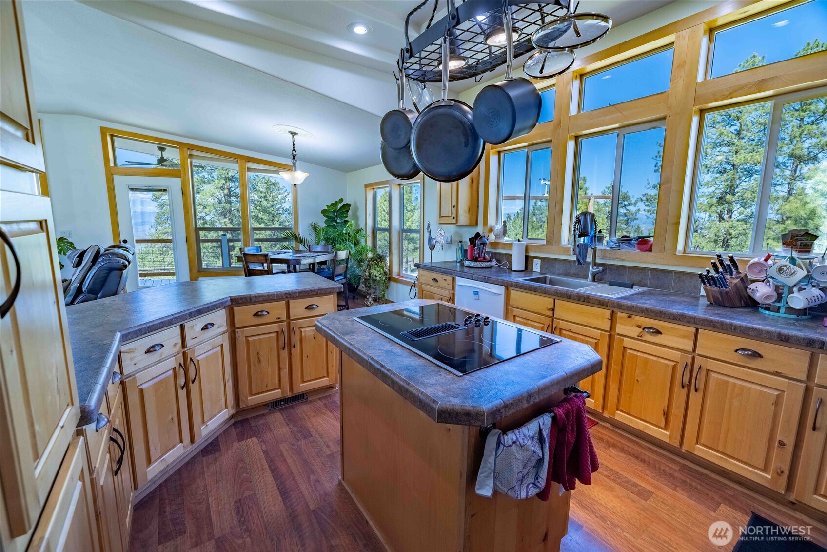 23 Razor Road , Tonasket, WA 98855