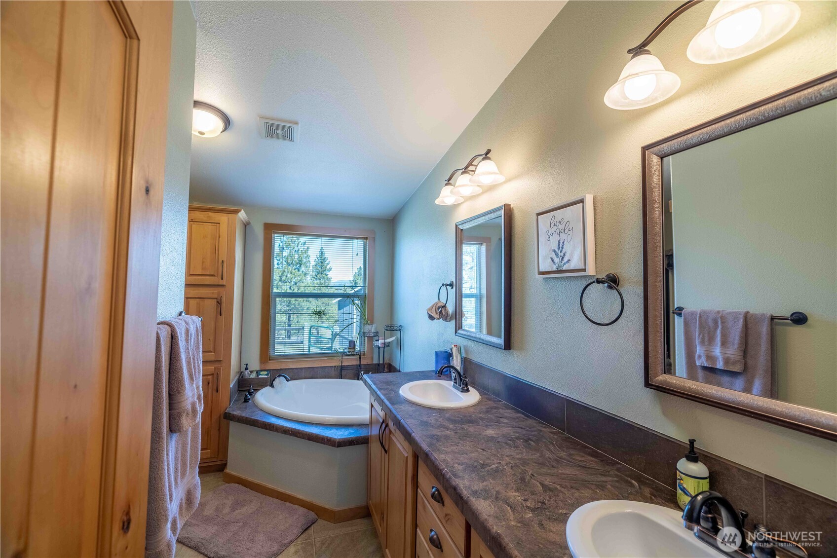 23 Razor Road , Tonasket, WA 98855