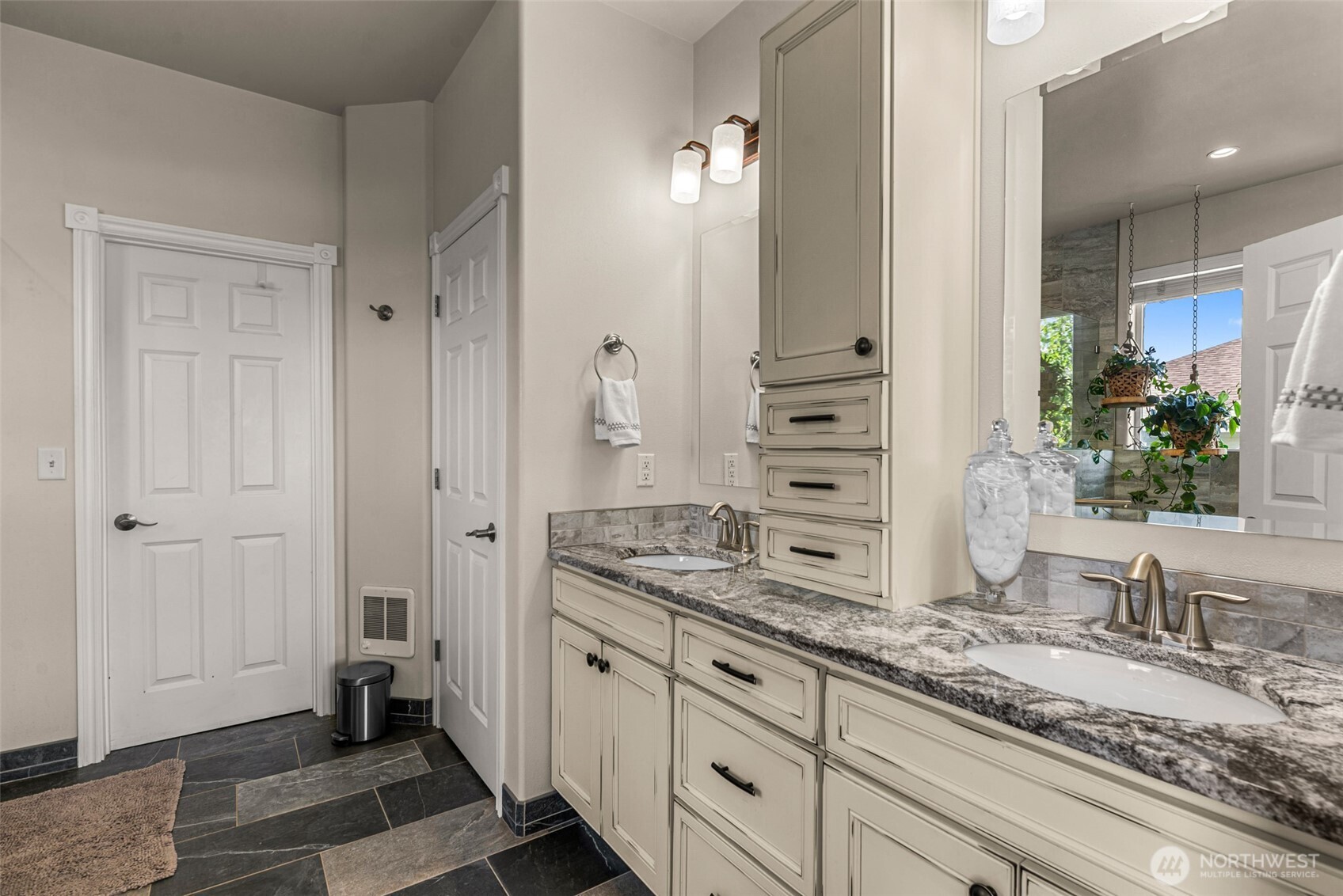 700 Clarissa Lane , East Wenatchee, WA 98802