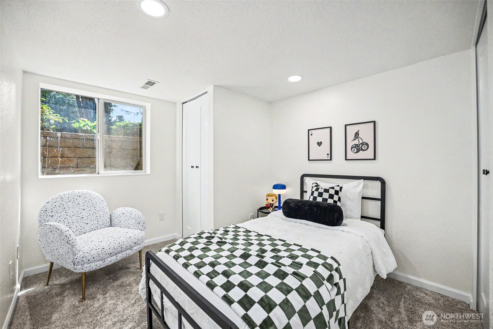 1427 Northlake Way NW, Bremerton, WA 98312