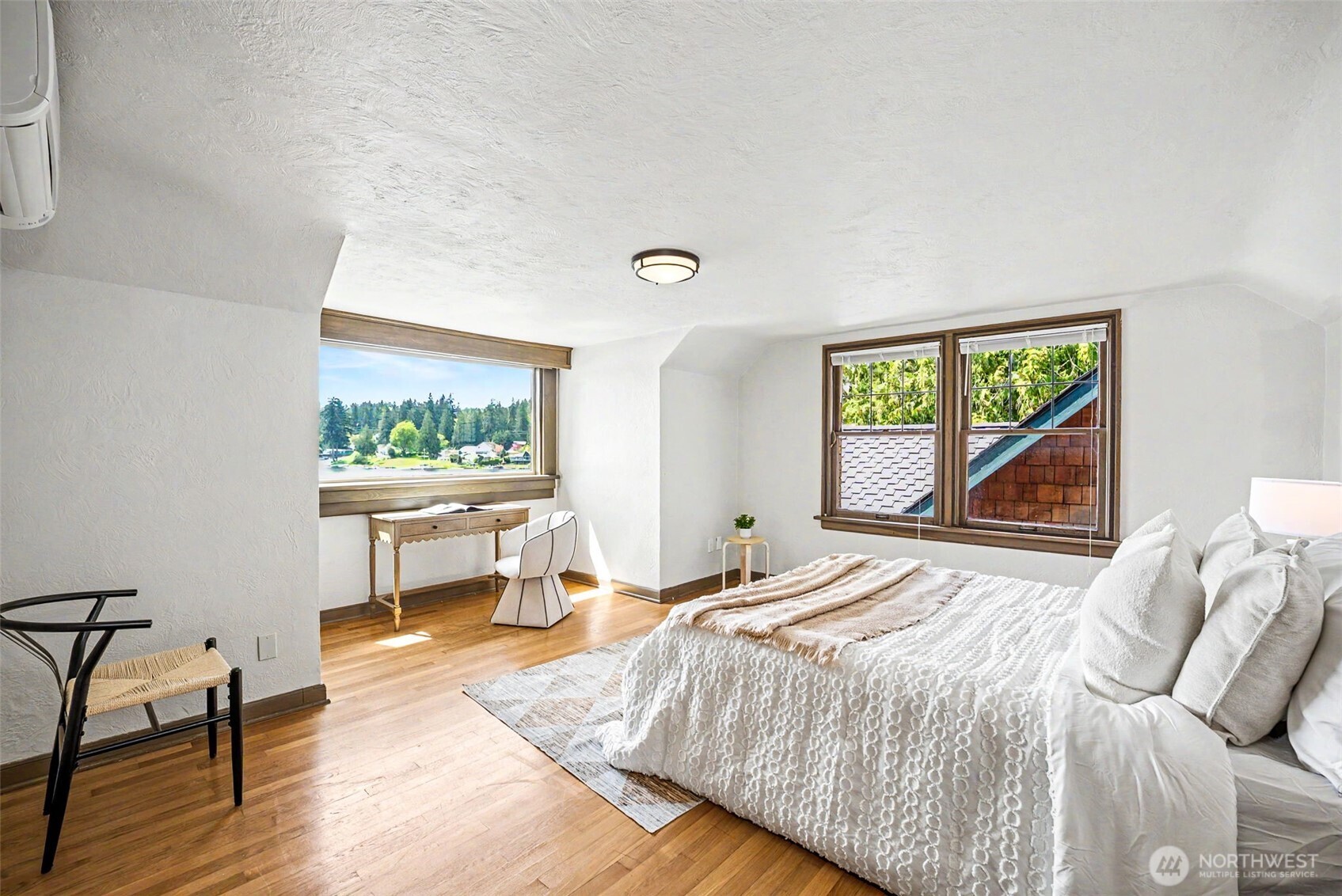 1427 Northlake Way NW, Bremerton, WA 98312