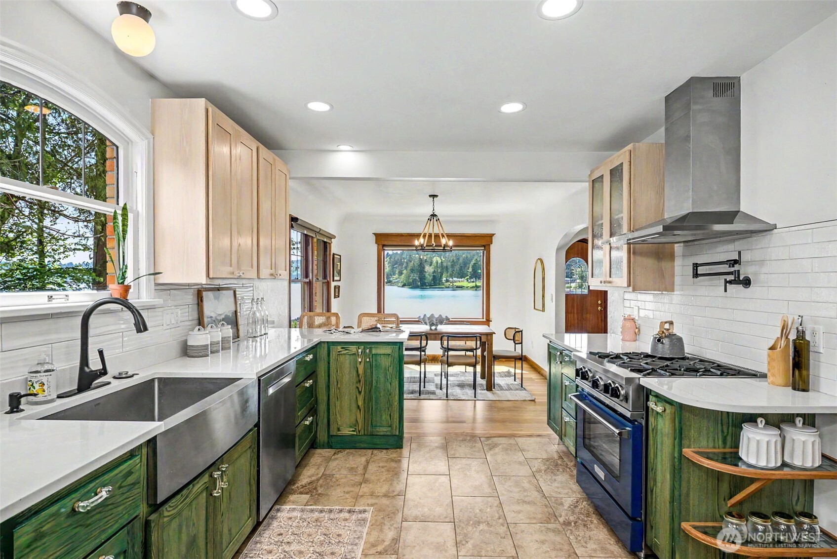 1427 Northlake Way NW, Bremerton, WA 98312