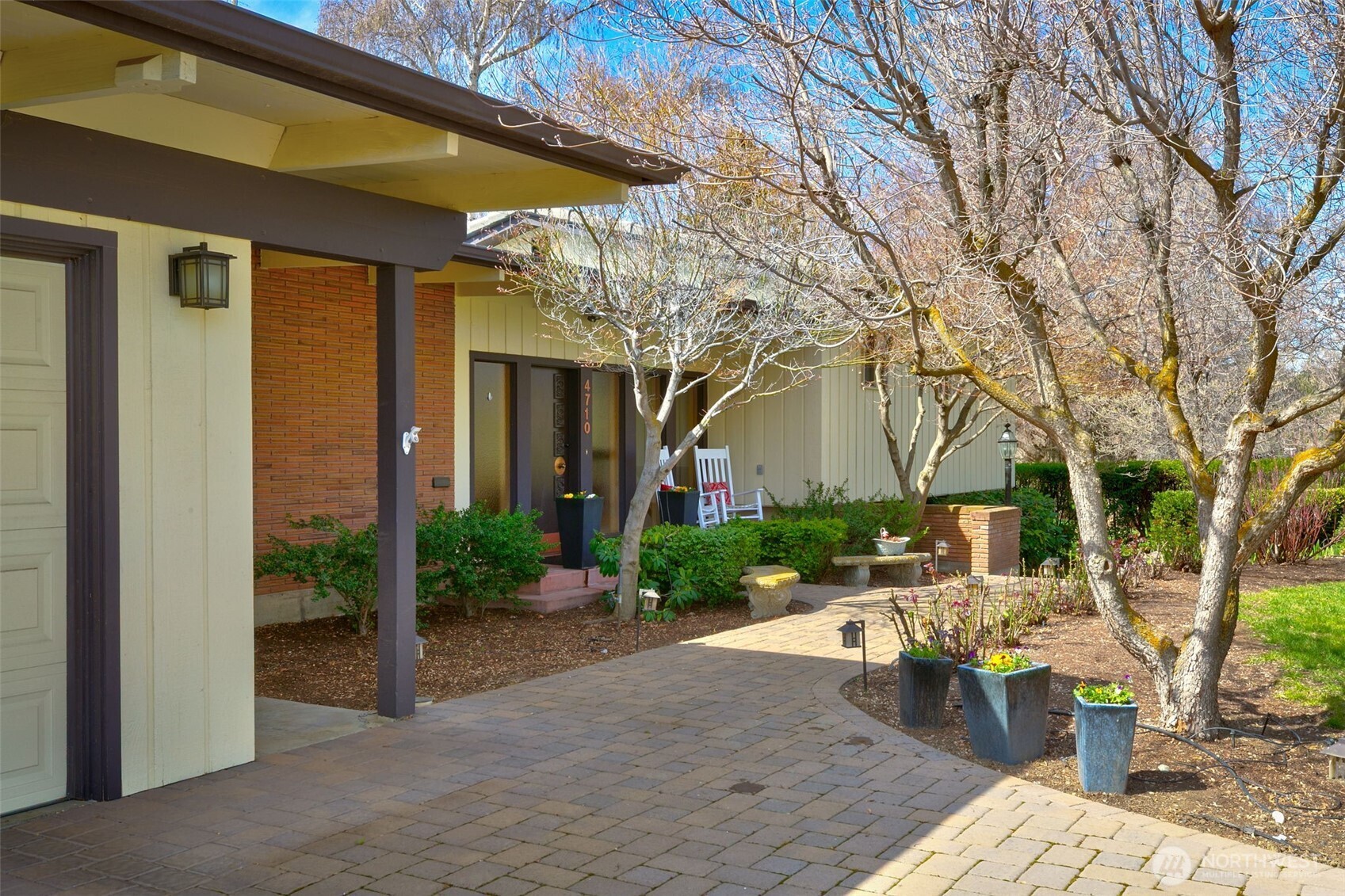 4710 W Lincoln , Yakima, WA 98908