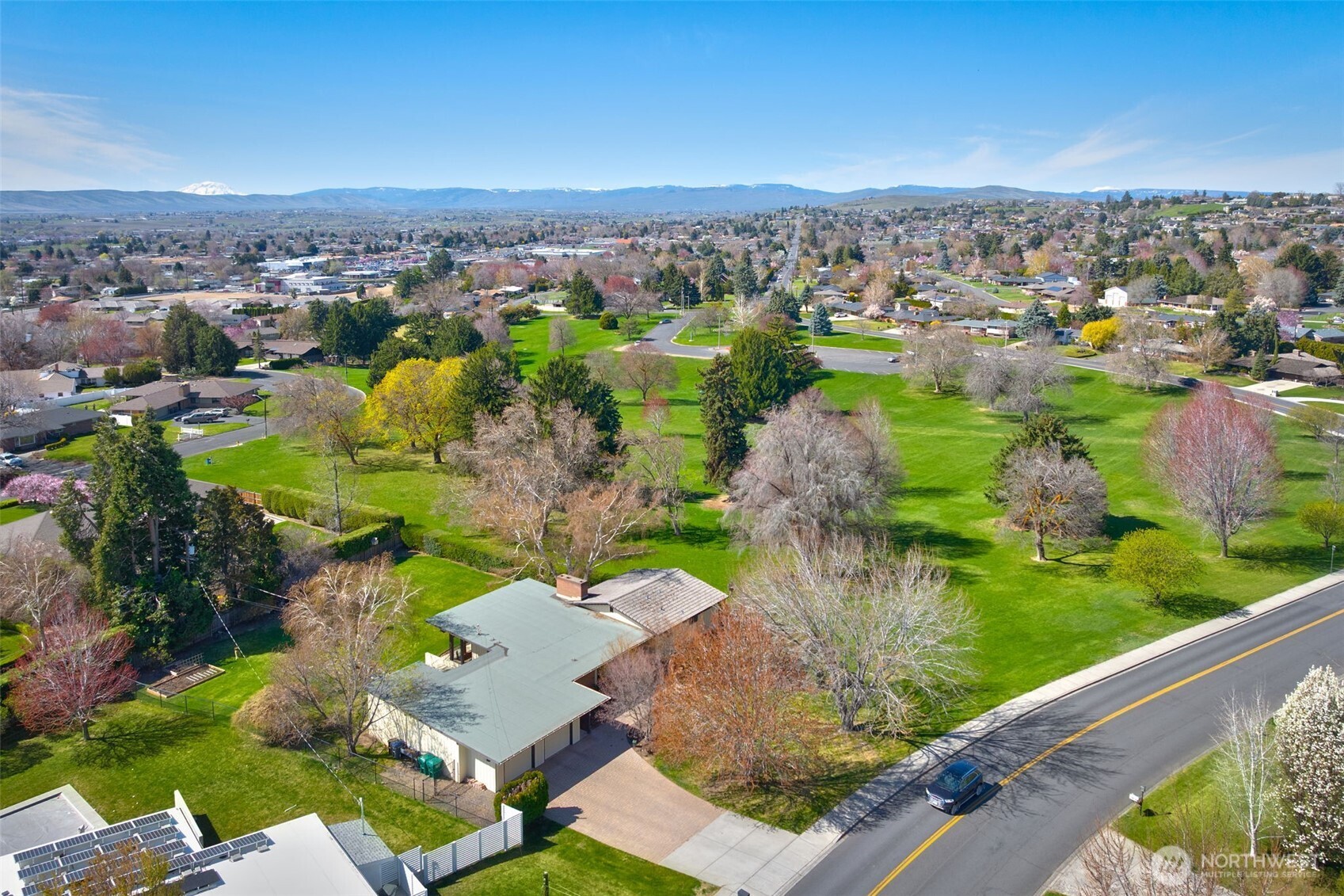 4710 W Lincoln , Yakima, WA 98908