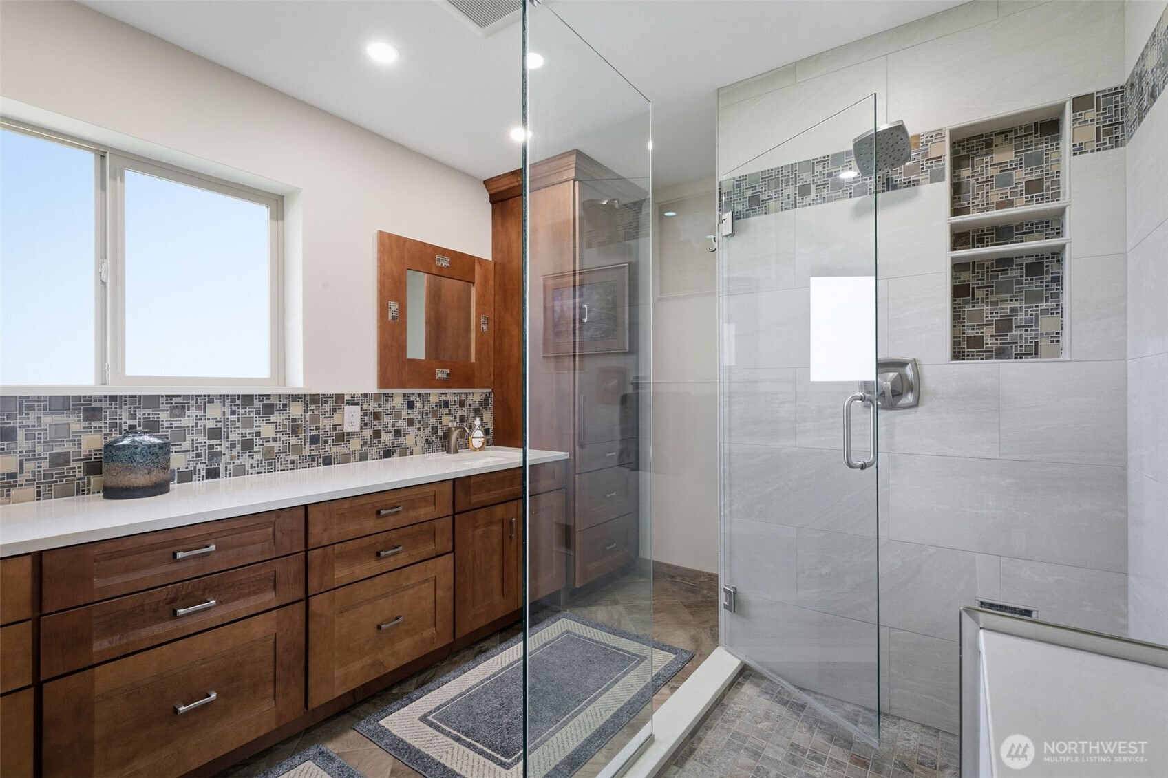 4710 W Lincoln , Yakima, WA 98908