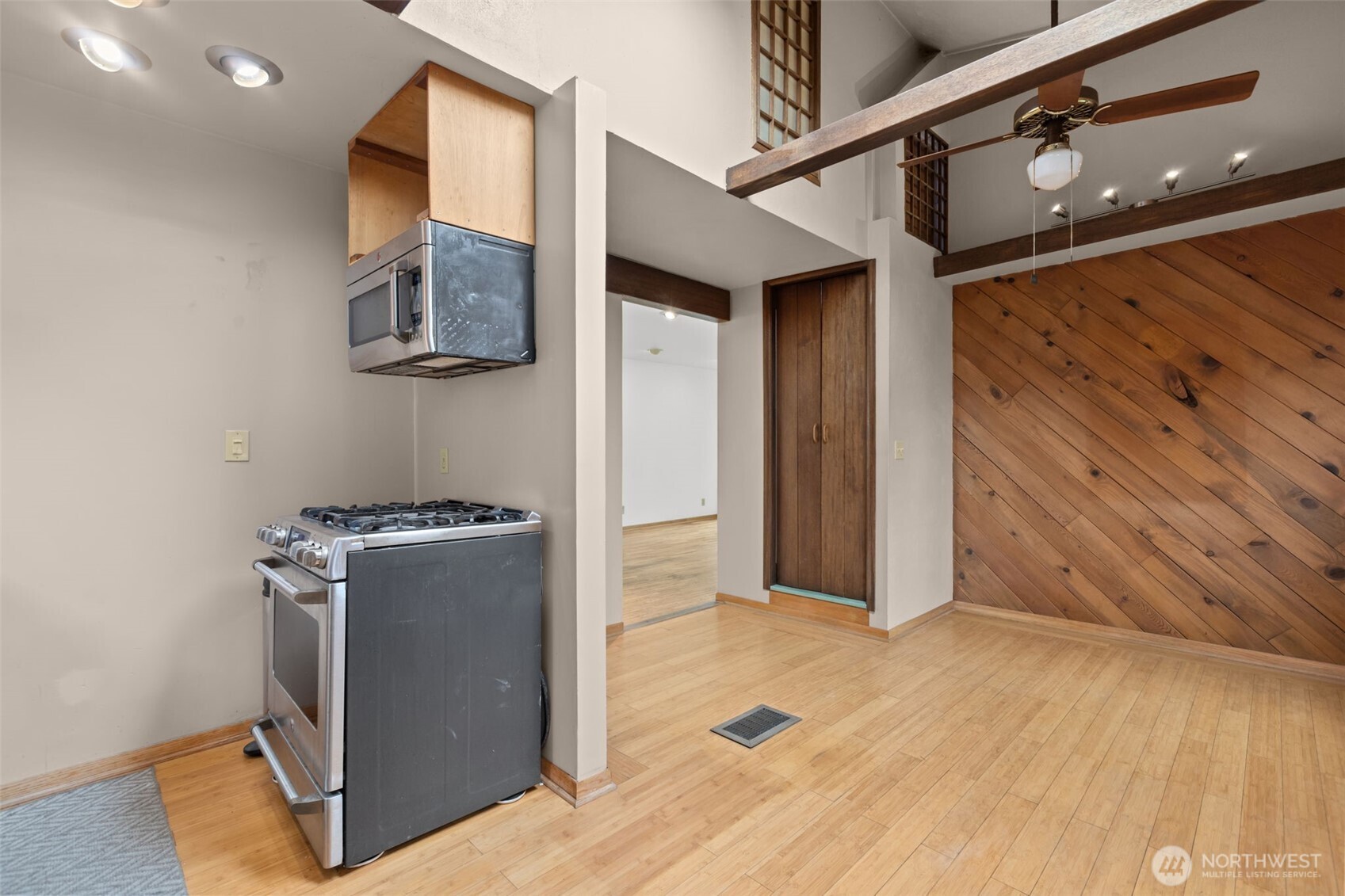 7123 32nd Avenue SW, Seattle, WA 98126