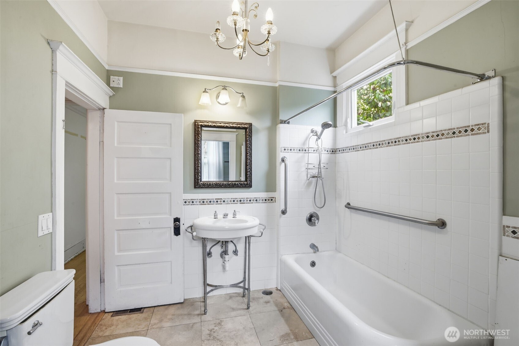 6238 Woodlawn Avenue N, Seattle, WA 98103