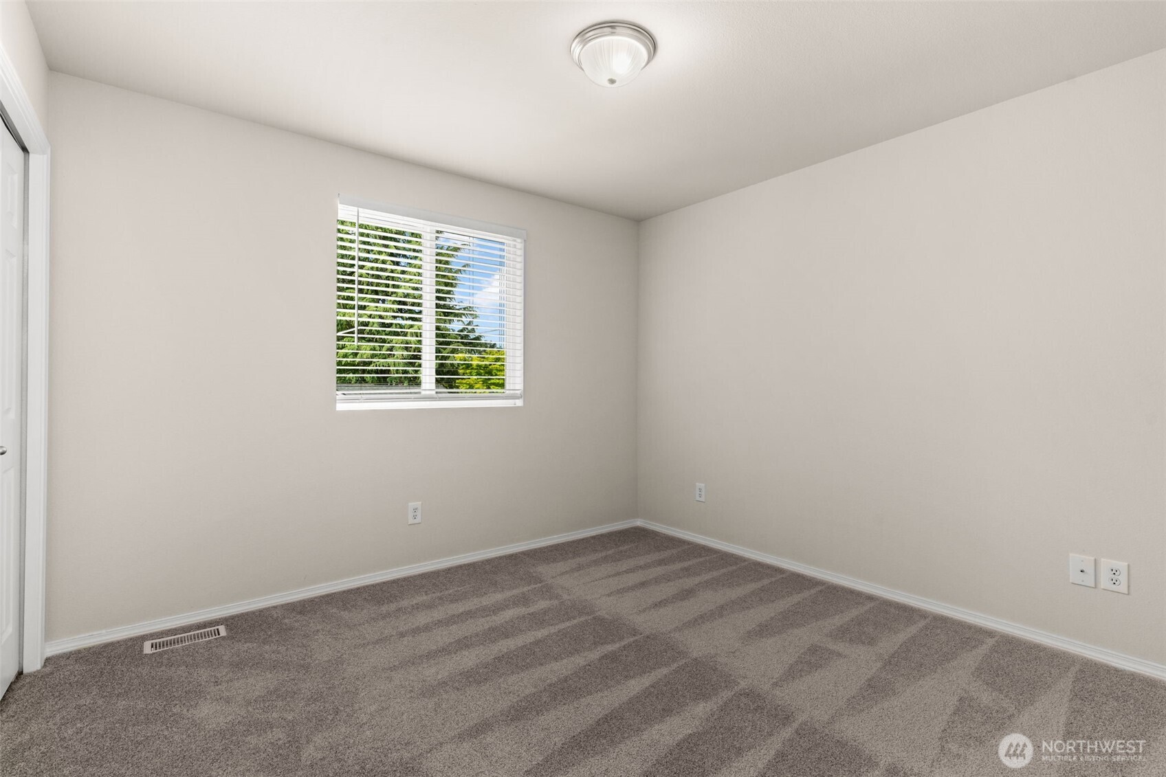 511 Harrison Street , Sumner, WA 98390