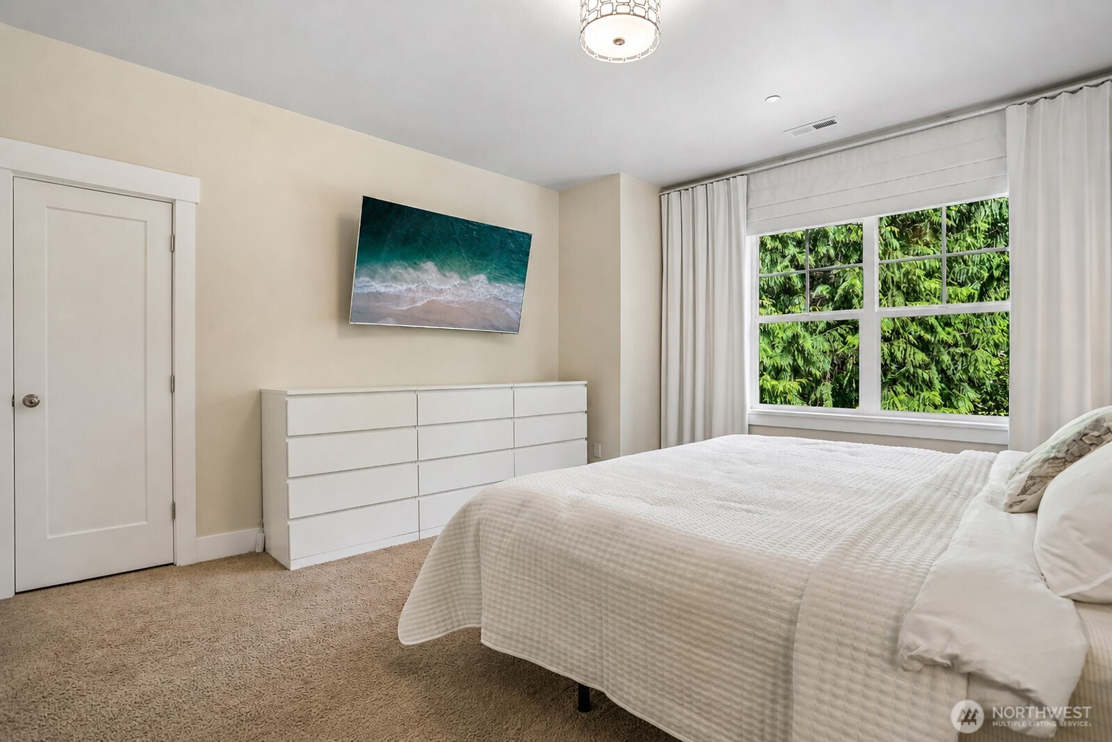 18235 NE 196th Court , Woodinville, WA 98077-8242