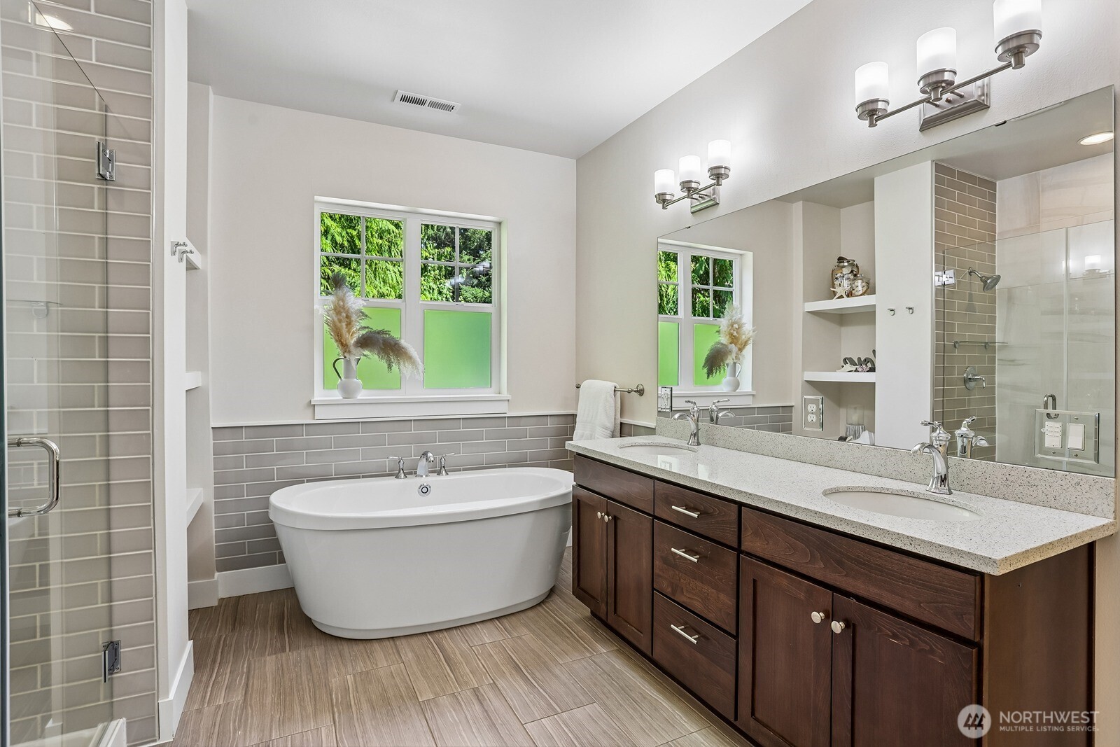 18235 NE 196th Court , Woodinville, WA 98077-8242
