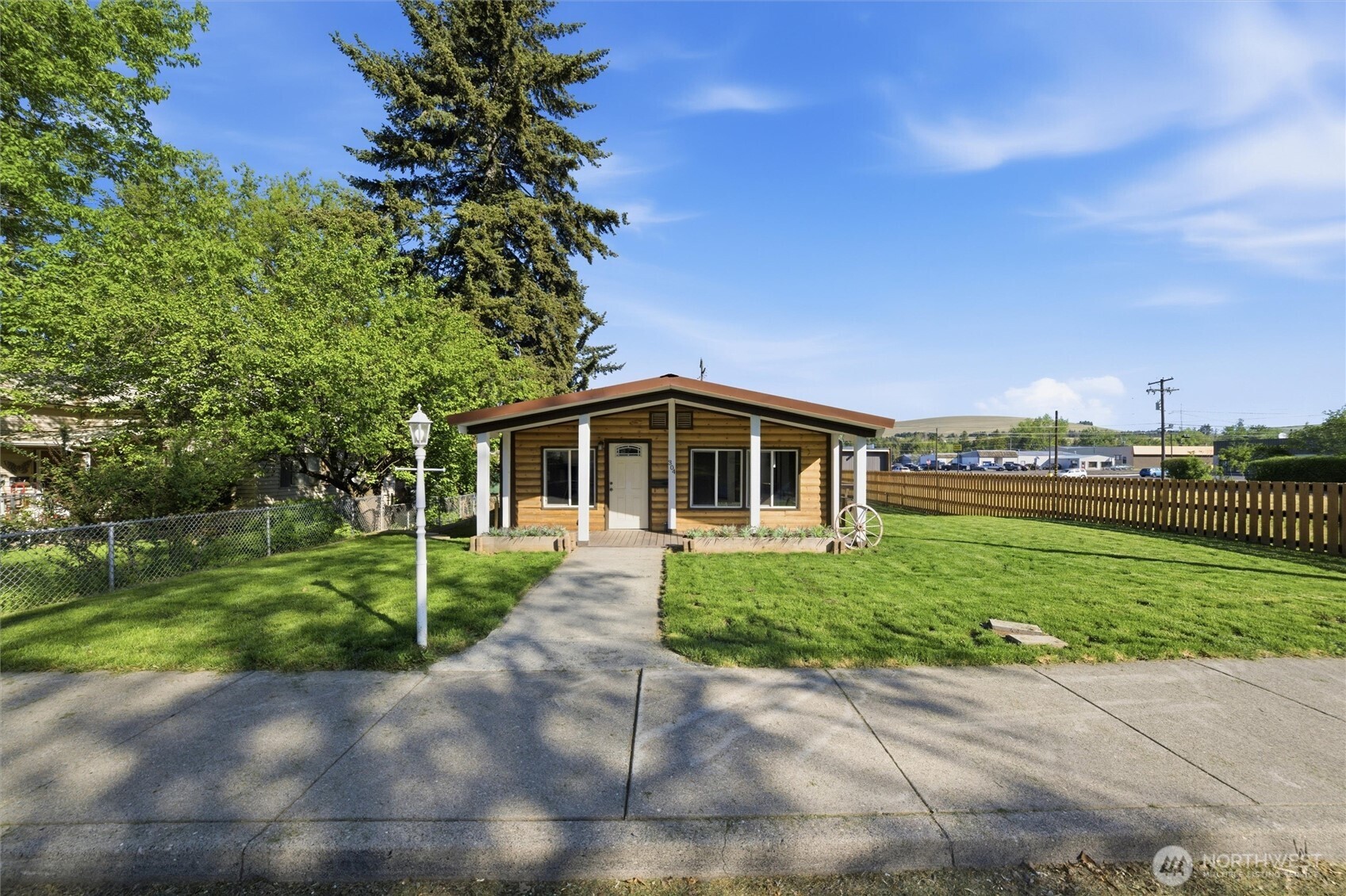 304 W Clay , Dayton, WA 99328