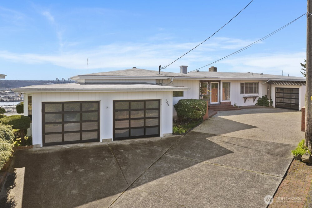 1244 Browns Point Boulevard , Tacoma, WA 98422