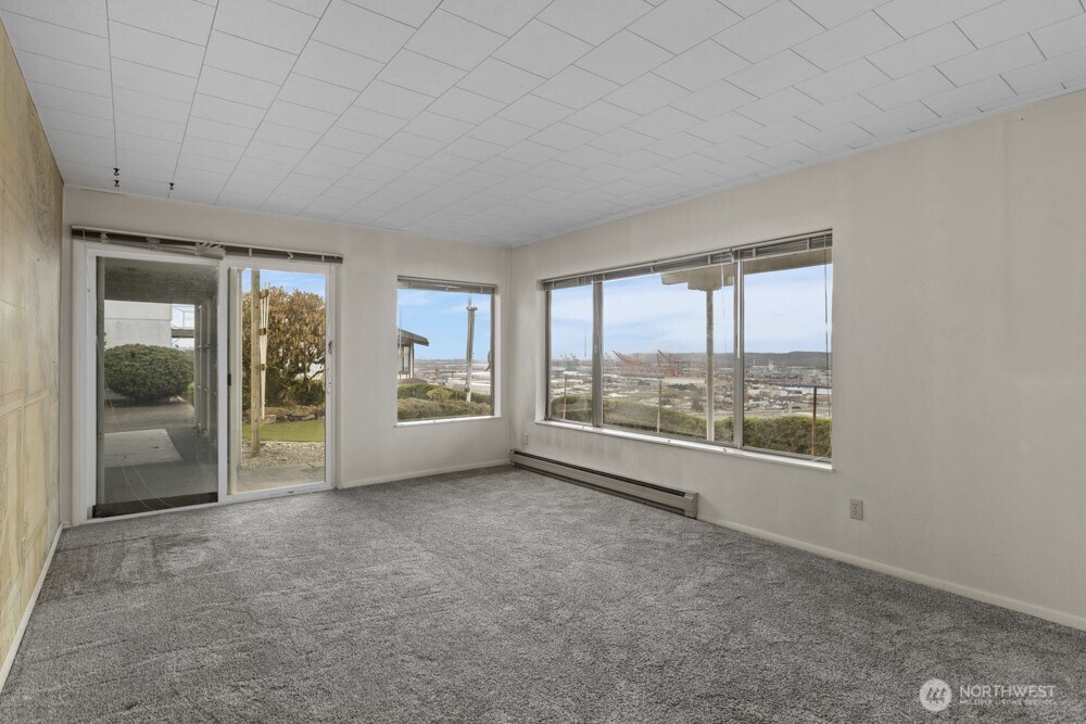 1244 Browns Point Boulevard , Tacoma, WA 98422