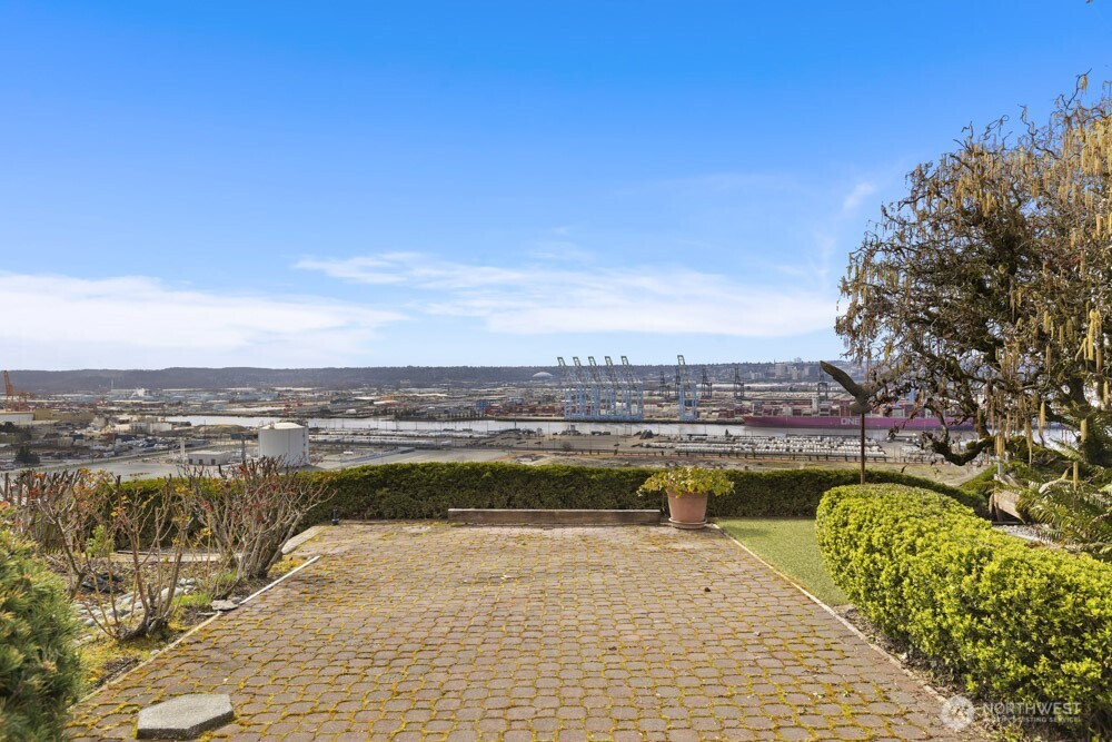 1244 Browns Point Boulevard , Tacoma, WA 98422