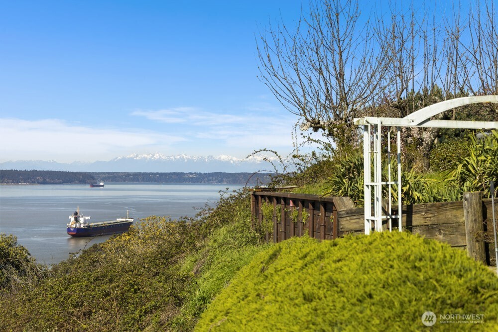 1244 Browns Point Boulevard , Tacoma, WA 98422