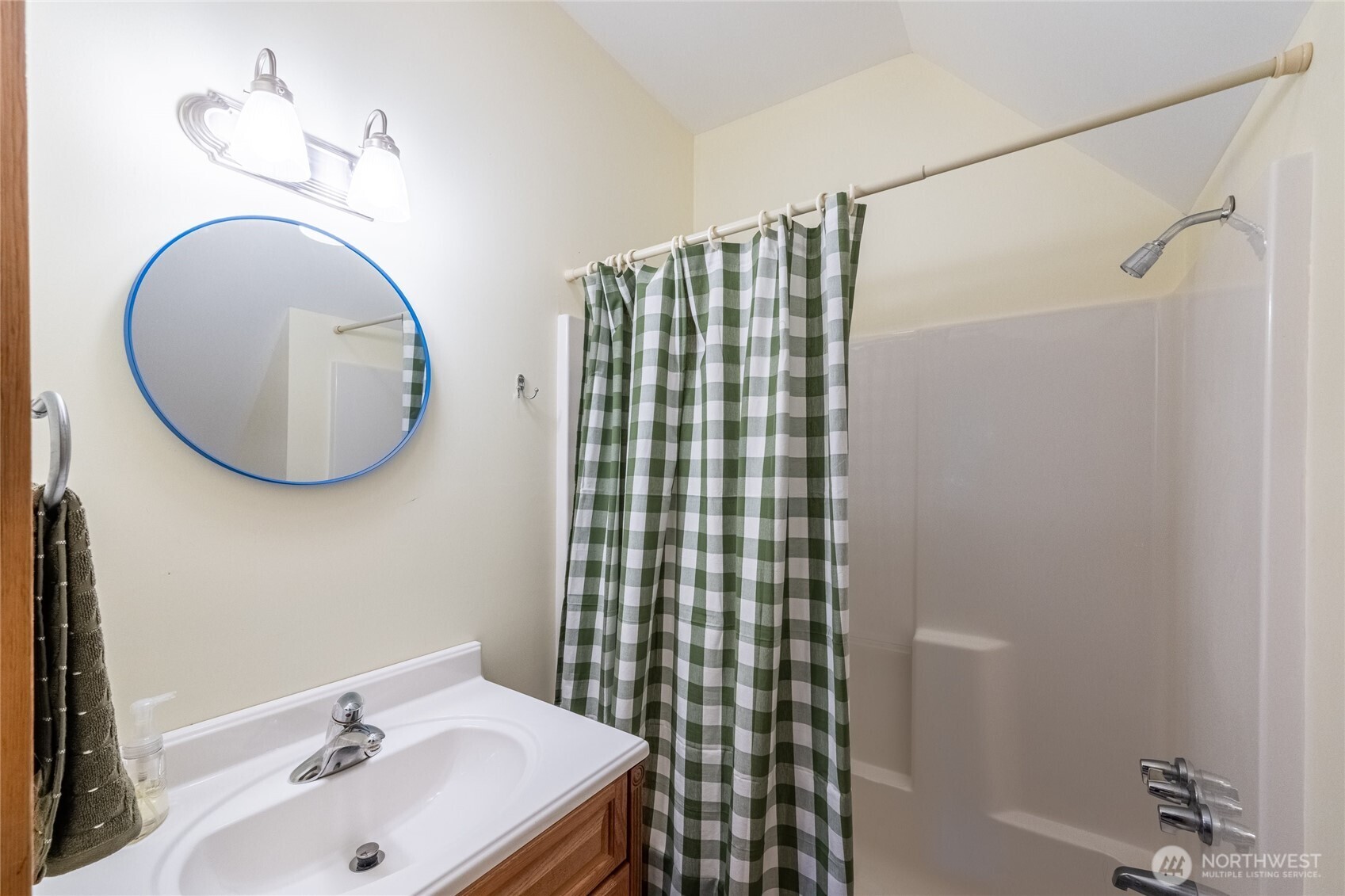 7480 Glacier Springs Drive , Deming, WA 98244