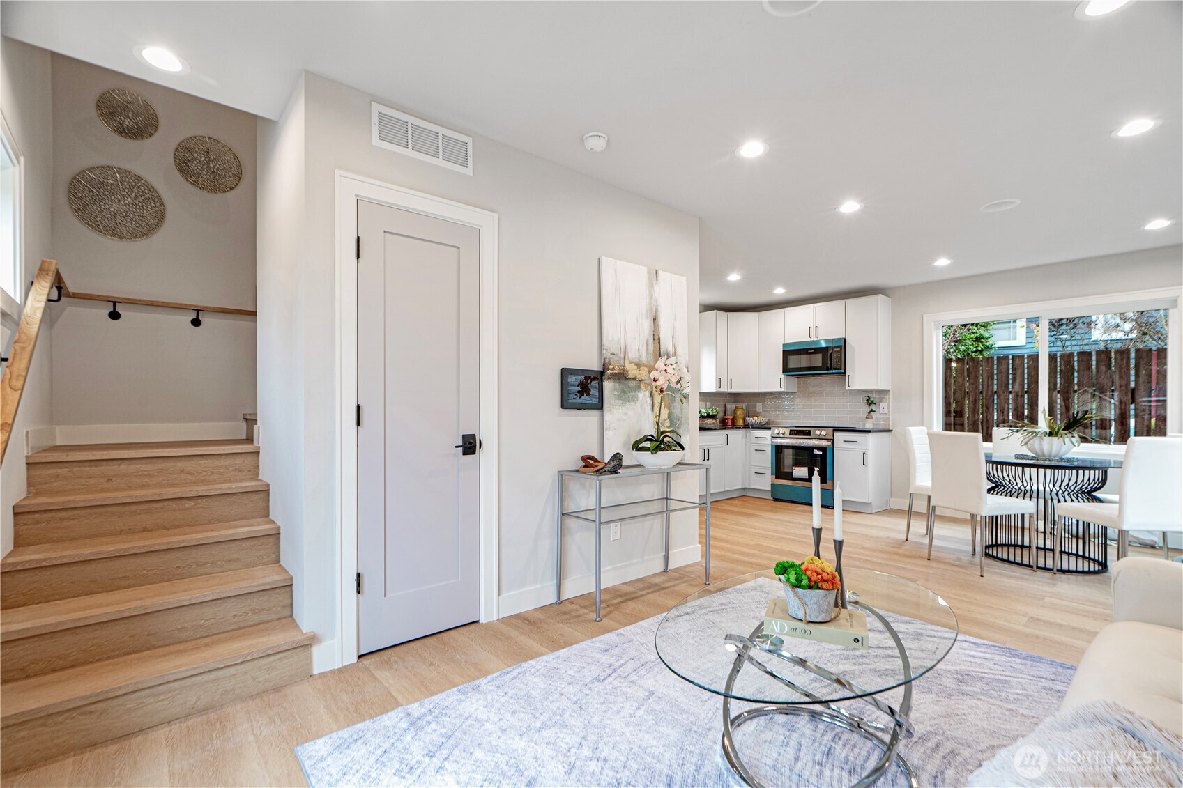 3054 Fairmount Ave SW #B, Seattle, WA 98116