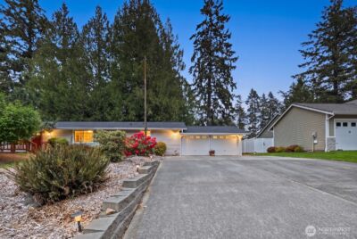 90 E Lakeland Way , Allyn, WA 98524