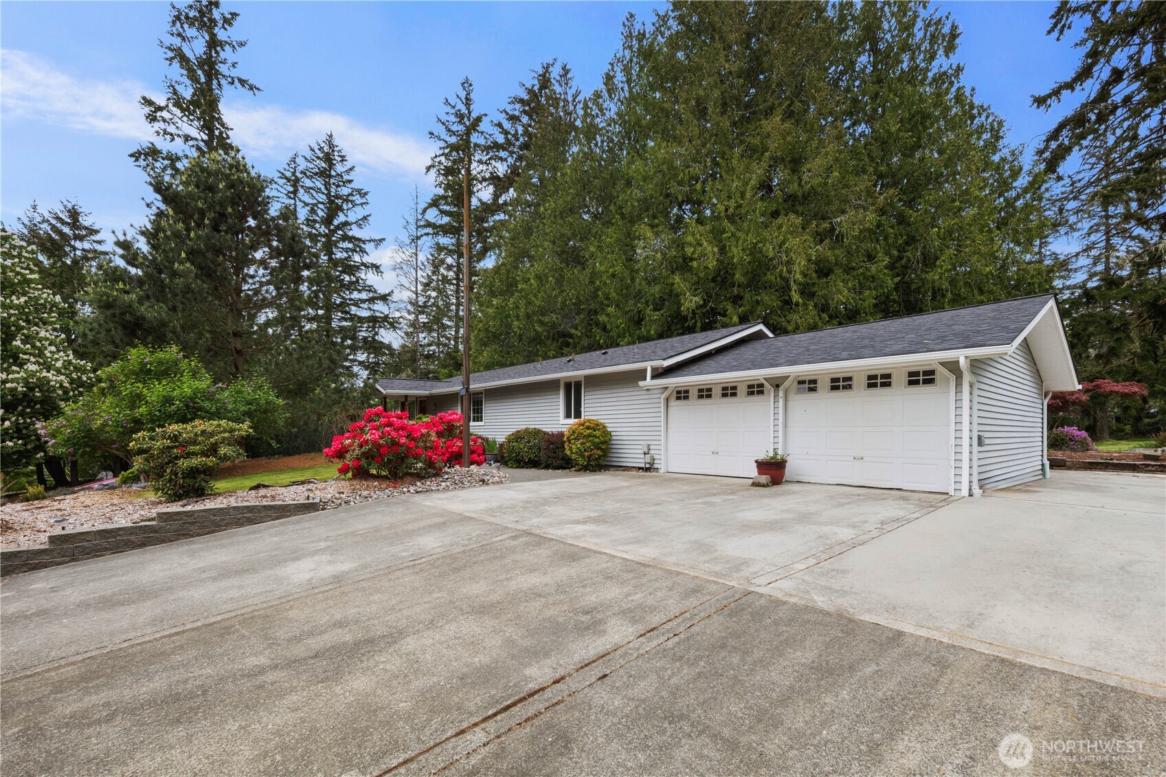 90 E Lakeland Way , Allyn, WA 98524