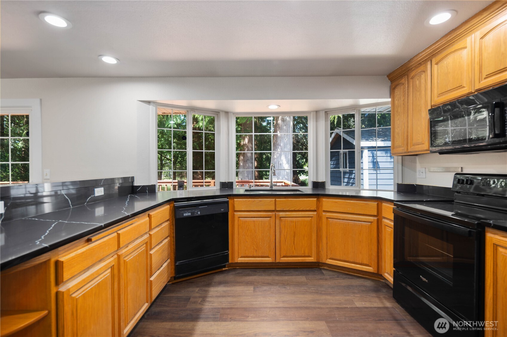 90 E Lakeland Way , Allyn, WA 98524