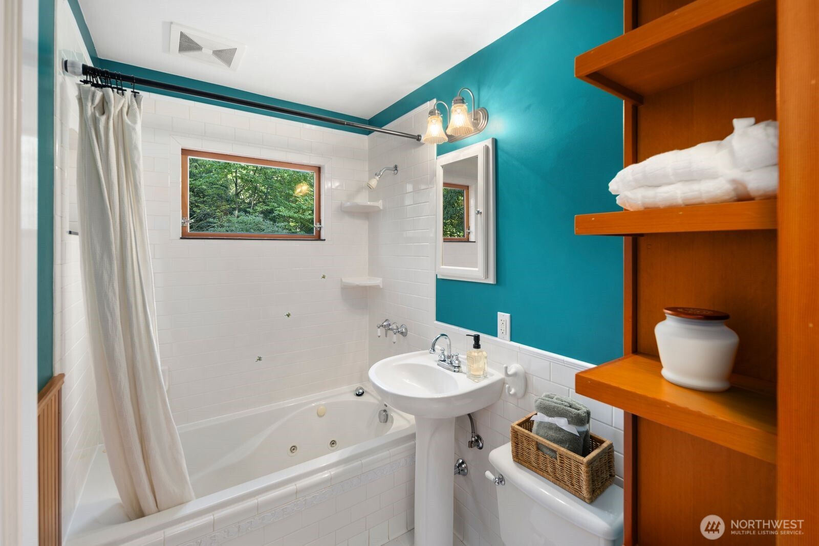 12746 10th Avenue NE, Seattle, WA 98125