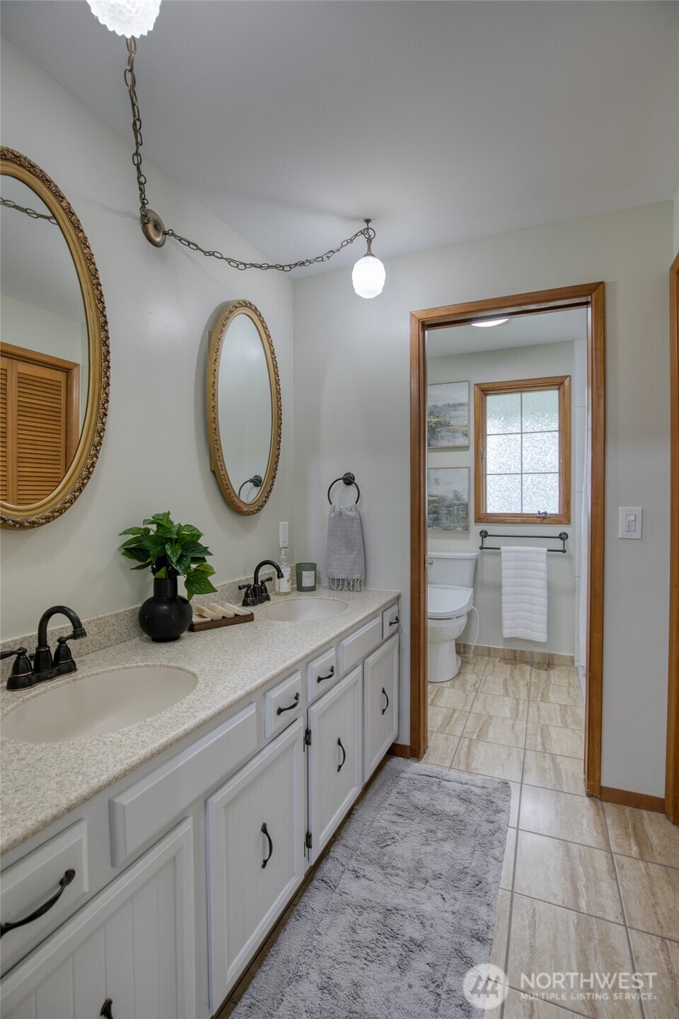 912 W Simpson Avenue , Montesano, WA 98563