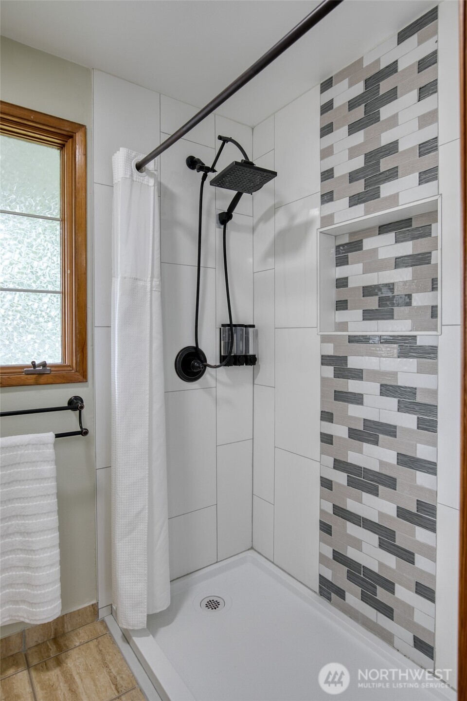 912 W Simpson Avenue , Montesano, WA 98563