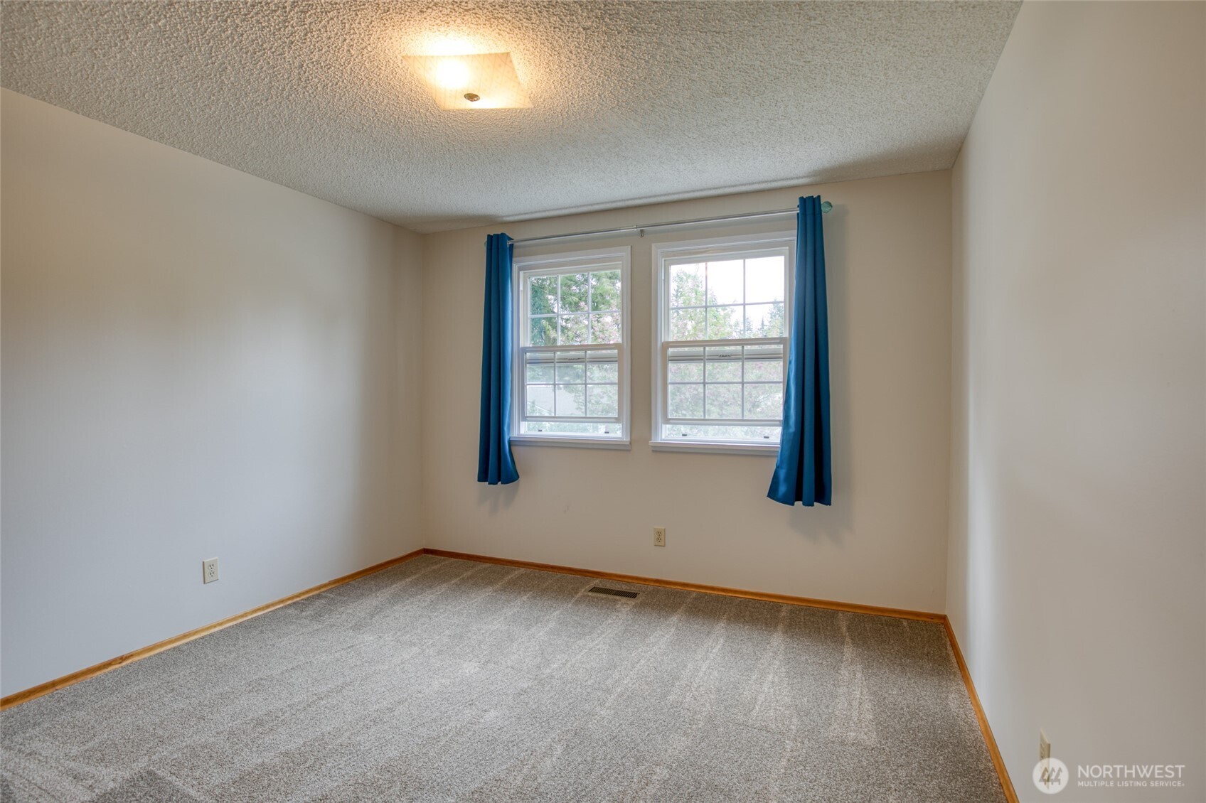 912 W Simpson Avenue , Montesano, WA 98563