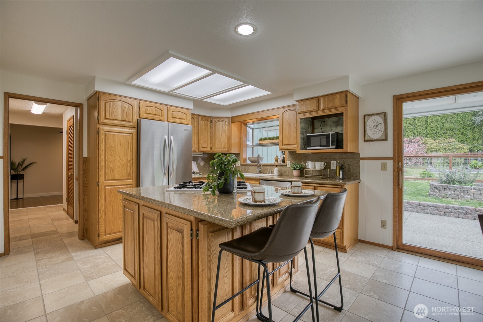 912 W Simpson Avenue , Montesano, WA 98563