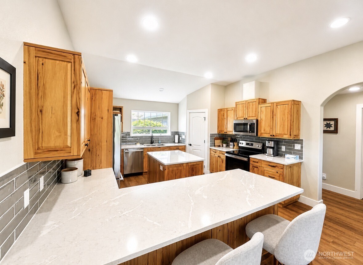 22 Rooster Flats Road , Oroville, WA 98844