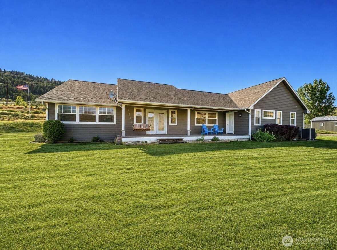 22 Rooster Flats Road , Oroville, WA 98844