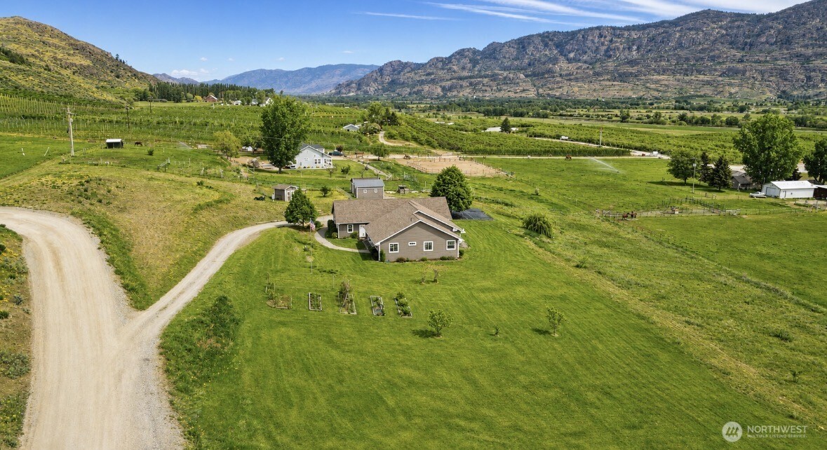 22 Rooster Flats Road , Oroville, WA 98844